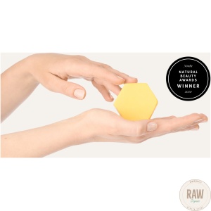 Luonkos Radiant cleansing cake