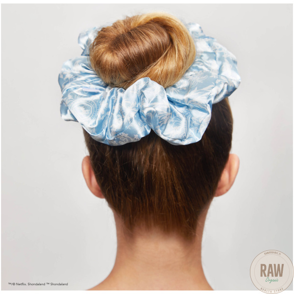 KITSCH Bridgerton x Satin Pillow Scrunchies / Toile De Blue – kuva 5