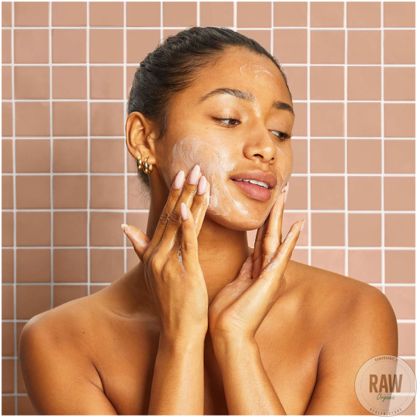 KITSCH Kojic Acid Face and Body Bar – kuva 5
