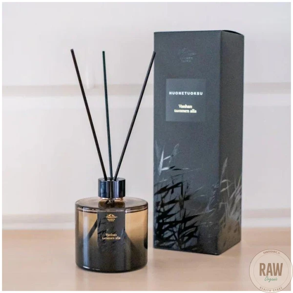 Saaren_Taika_Huonetuoksu_Vanhan_tammen_alla__225ml