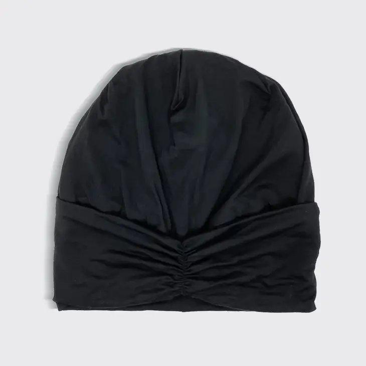 Kitsch_Sleep_Beanie_with_Satin_Lining___Black__satiiniunimyssy_hiuksille
