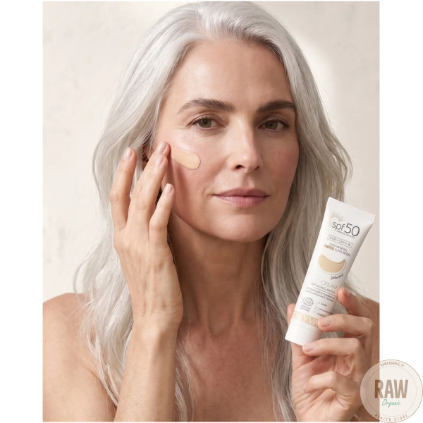 DHYVANA Sävyttävä aurinkovoide kasvoille SPF 50 Golden Beige, 50ml – kuva 6